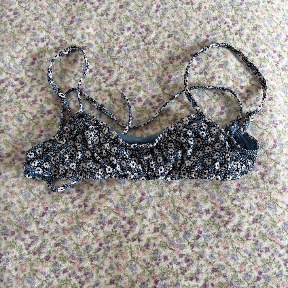 Xhilaration Floral Bikini Top - Black and White